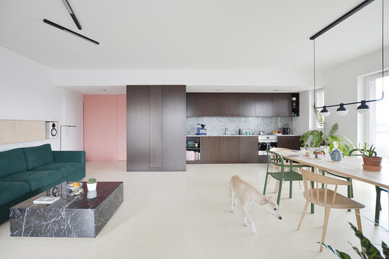Modernism in the interior – when colour meets functionality