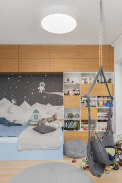 Wnętrze w stylu skandynawskim: przytulny apartament z tarasem na dachu